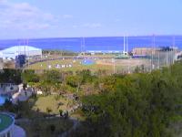 ラグナガーデンホテルから望む宜野湾球場と横浜ベイスターズ